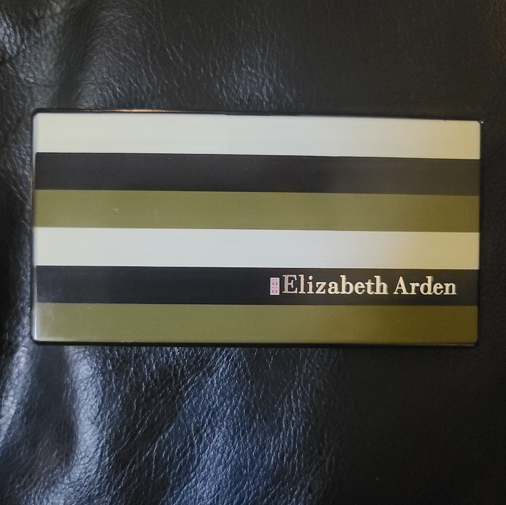 HOST PICK! 🎉🎊Charlotte Tilbury Elizabeth Arden LUX NEW beauty bundle - Picture 5 of 15